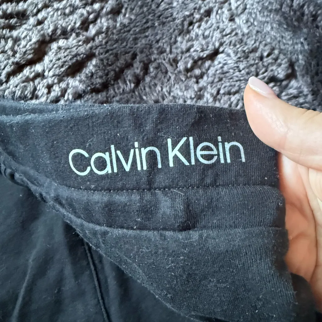 Calvin Klein Black Lounge Wear - Image 5