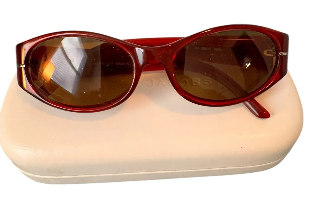 Valentino Oval Cat Eye Sunglasses Red Gradient Frames Prescription Lenses Frames - Image 1