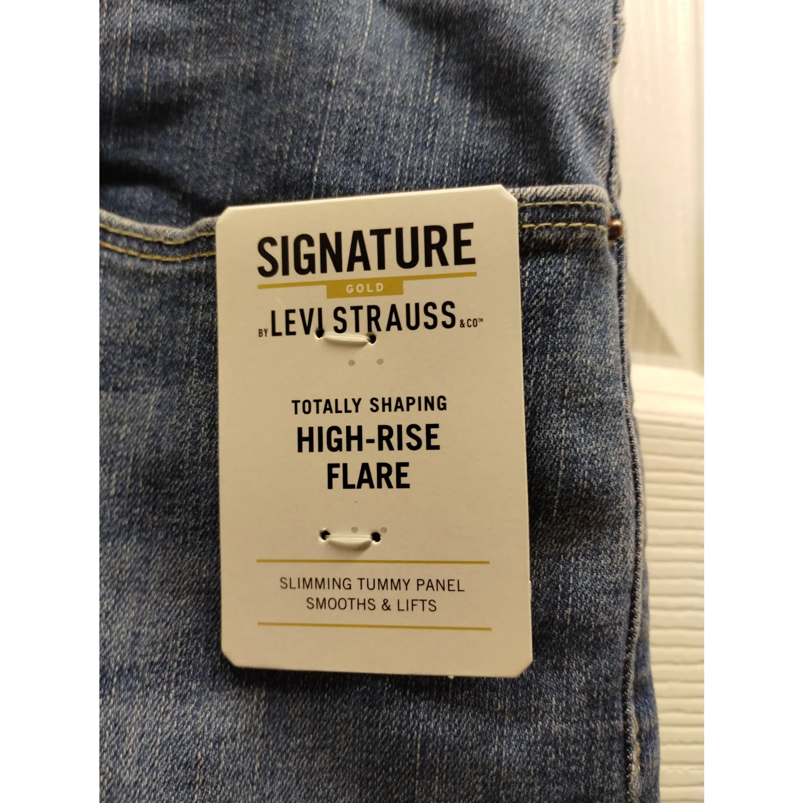 Levi Strauss Signature NWT Women's Size 16 Short Shaping High-Rise Flare Jeans - Image 8