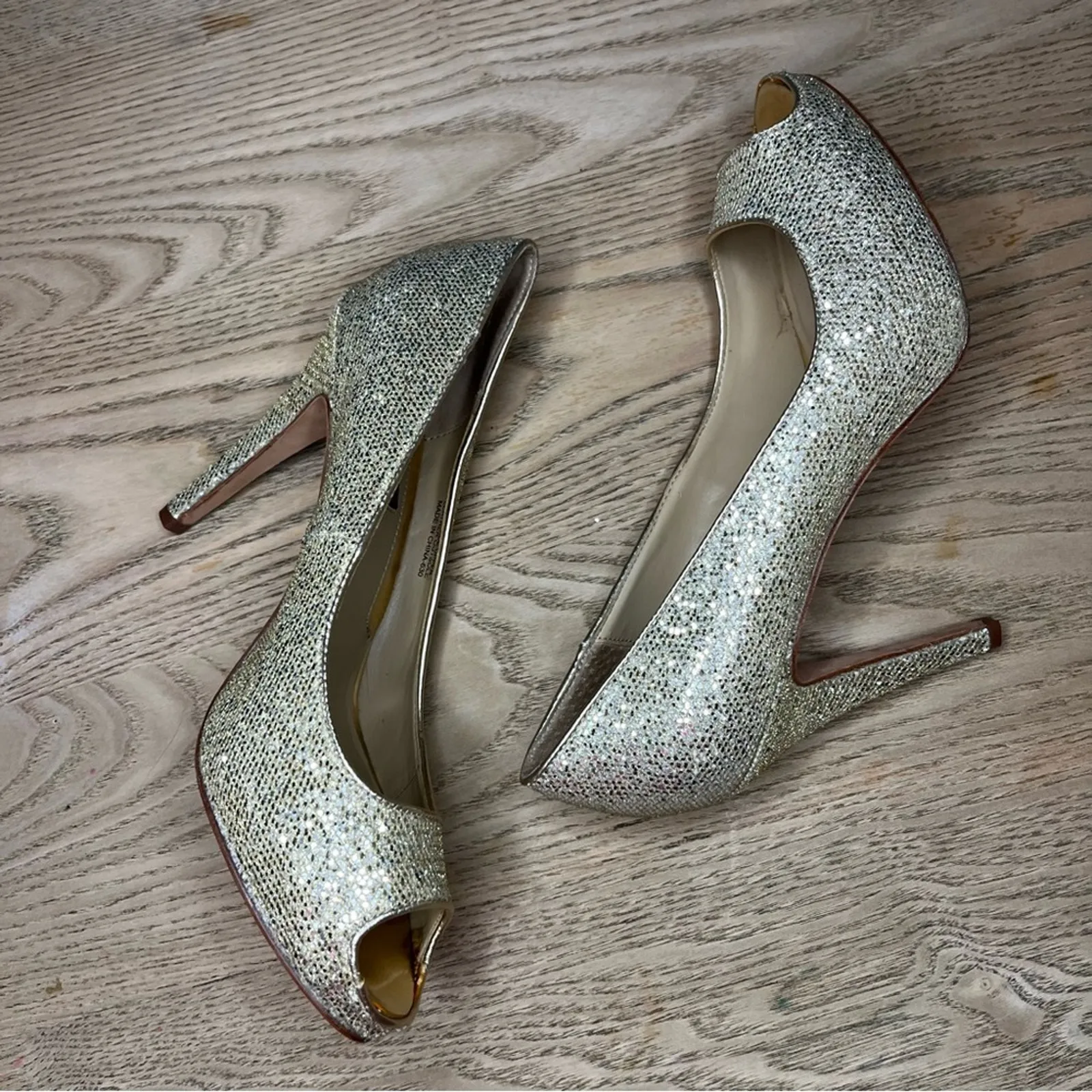 White House Black Market Dancer Gold Glitter Peep Toe Pumps Heels Size 7.5 - Image 8