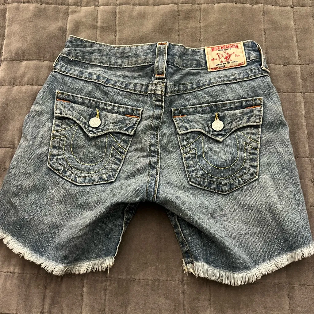 Womens size 26 low rise True Religion Blue Distressed Jean Shorts - Image 2
