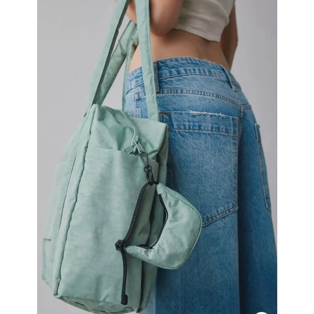 BAGGU Mini Crescent Bag
Charm - Image 2