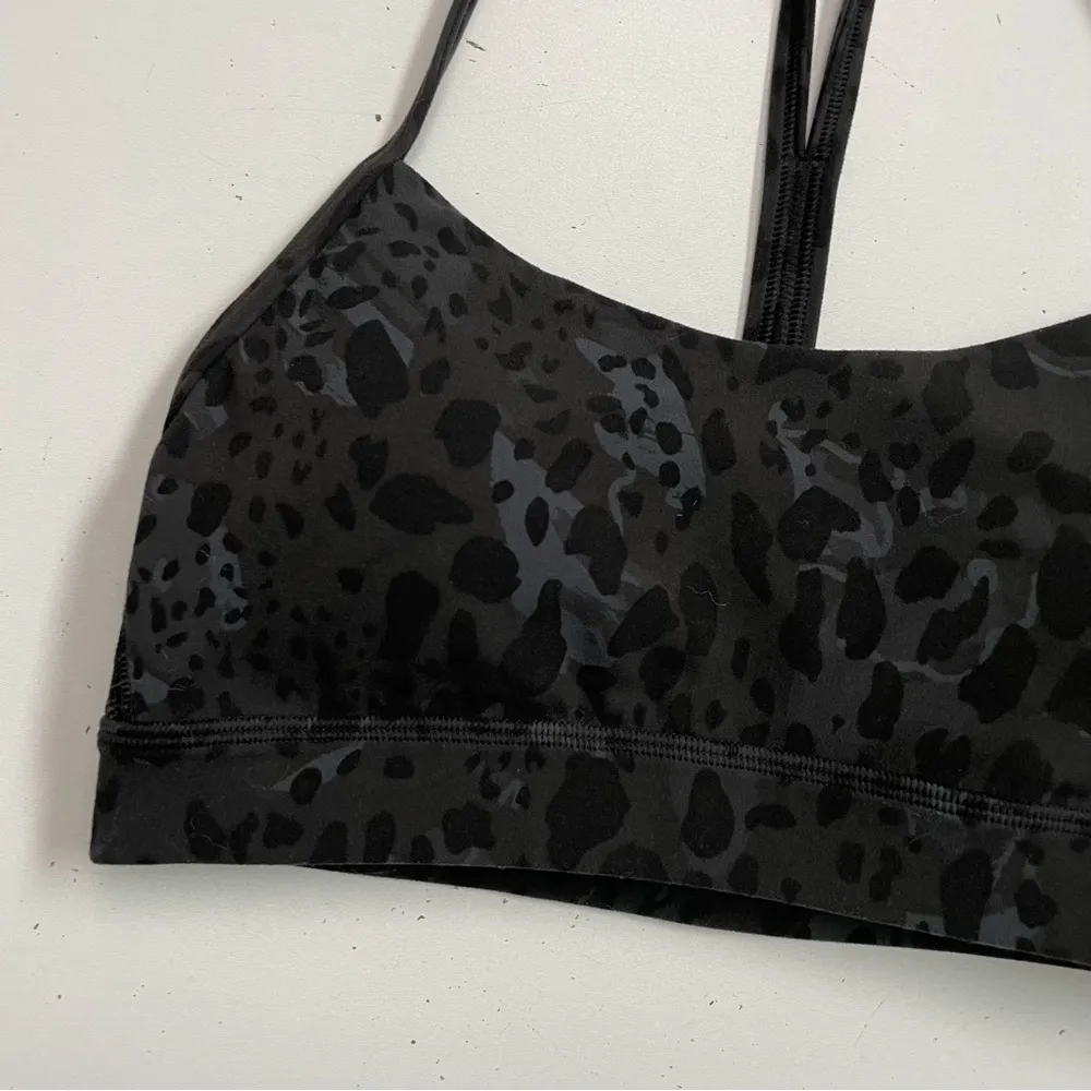 Sports Bra Flow Y Nulu Light Support Racerback Cheetah Camo Black Grey - Image 3