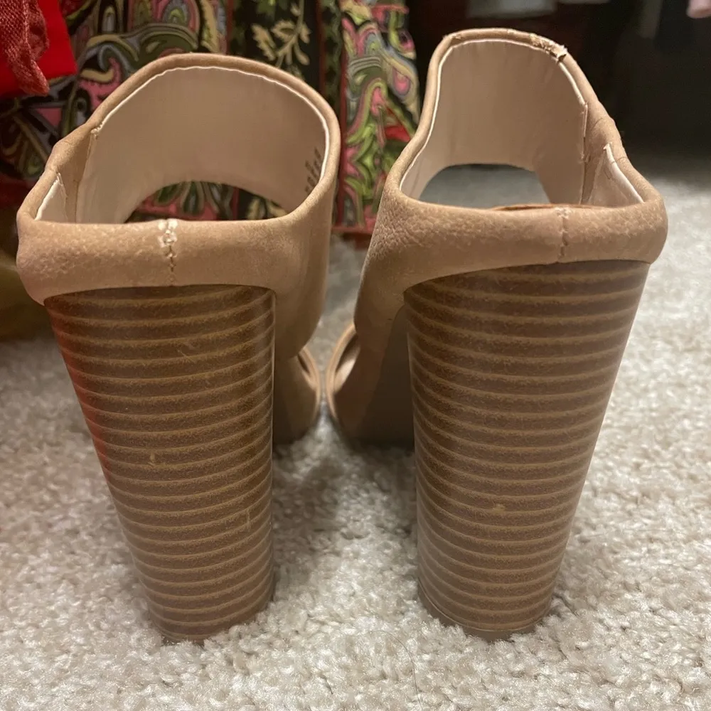 Suede heels 👠 size 6.5. - Image 4