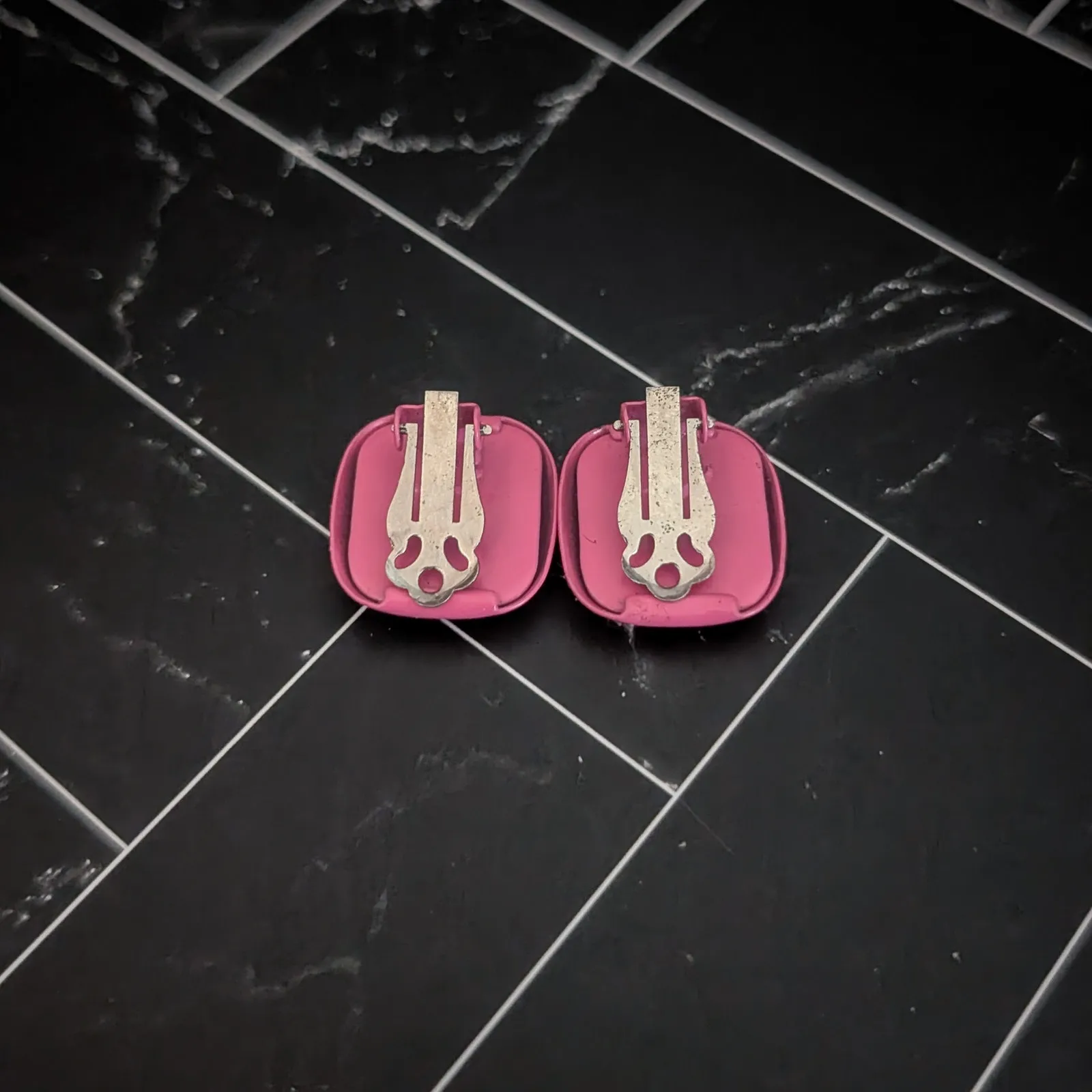Vintage Clip On Earrings Pink Rounded Square - Image 6