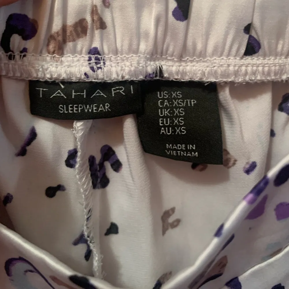 Tahari women’s XS pajama set. Button up. - Image 7