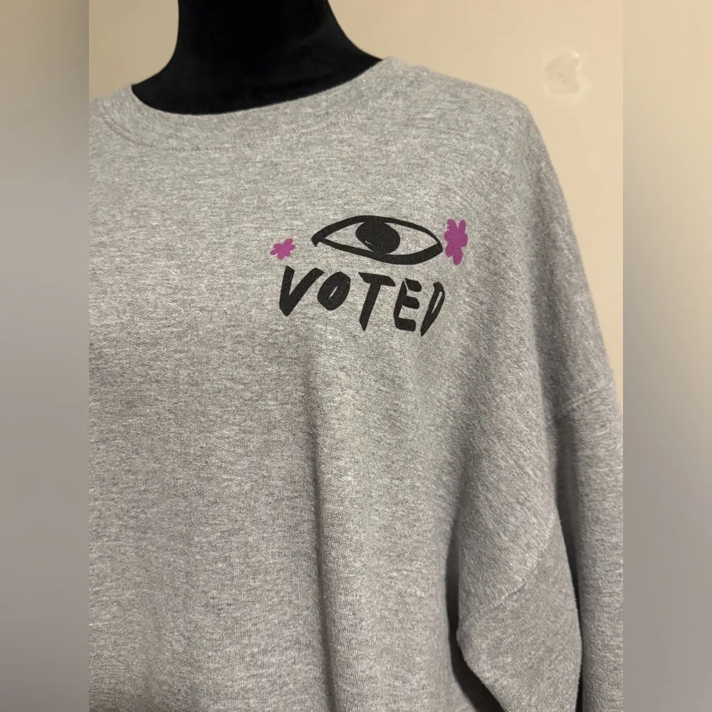 EUC BP Gray and Black Eye Voted Graphic Sweater size 1X - Image 3