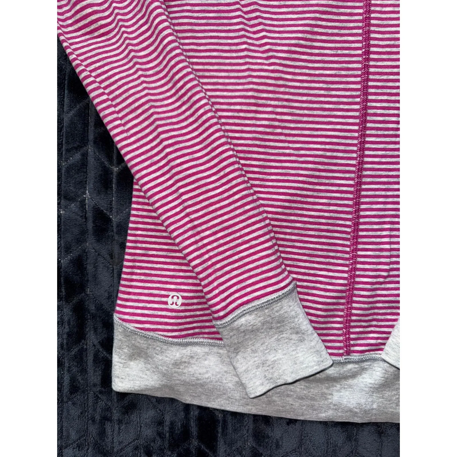 Lululemon In A Cinch Heathered Gray Hoodie Thumbhole Pullover Women's‎ Size 8 - Image 7