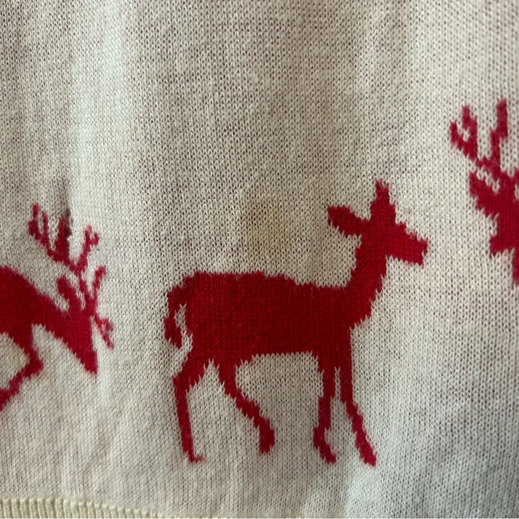 Windsor holiday Christmas red reindeer lightweight sweater size medium - Image 6