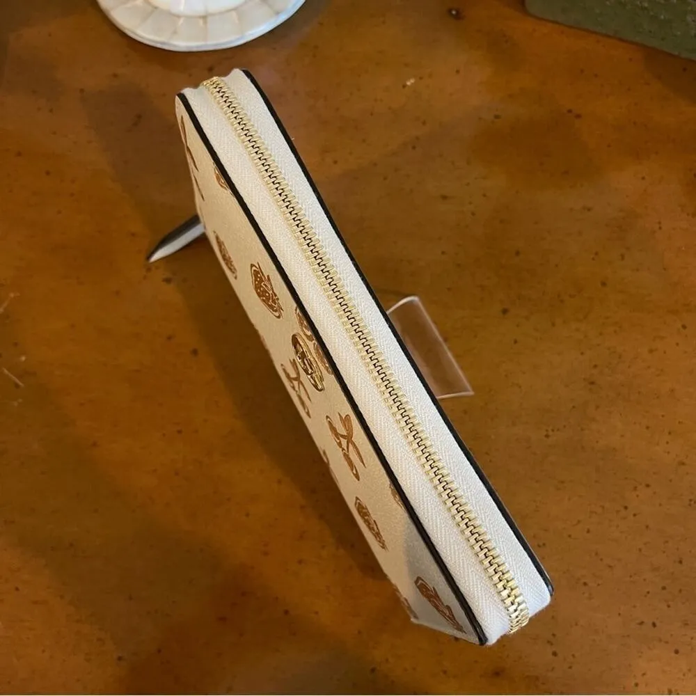 NIB GUCCI GG Marmont Leather Berry Cherry Strawberry White Long Zip Wallet - Image 5