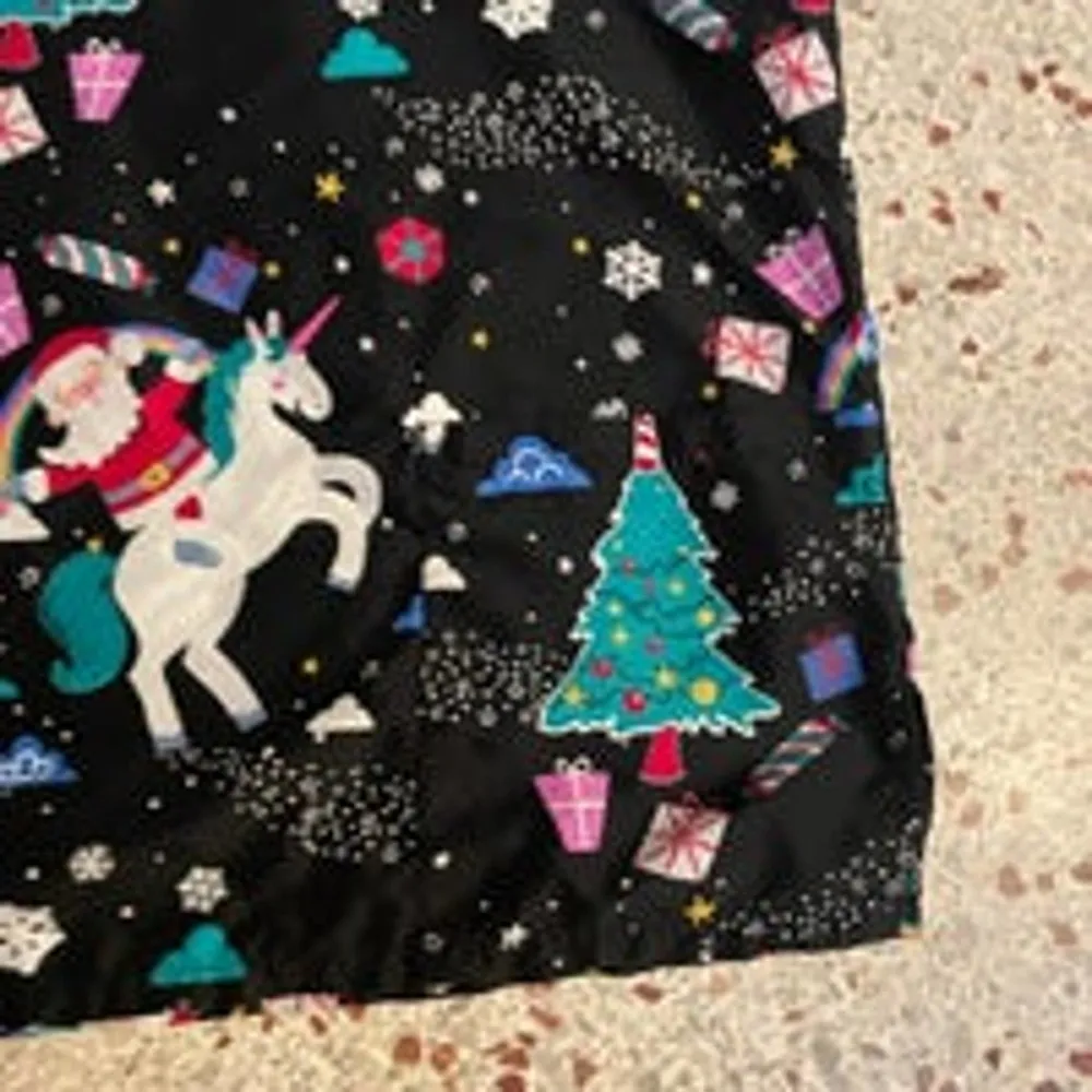 Scrub Top Christmas theme Small Black - Image 5
