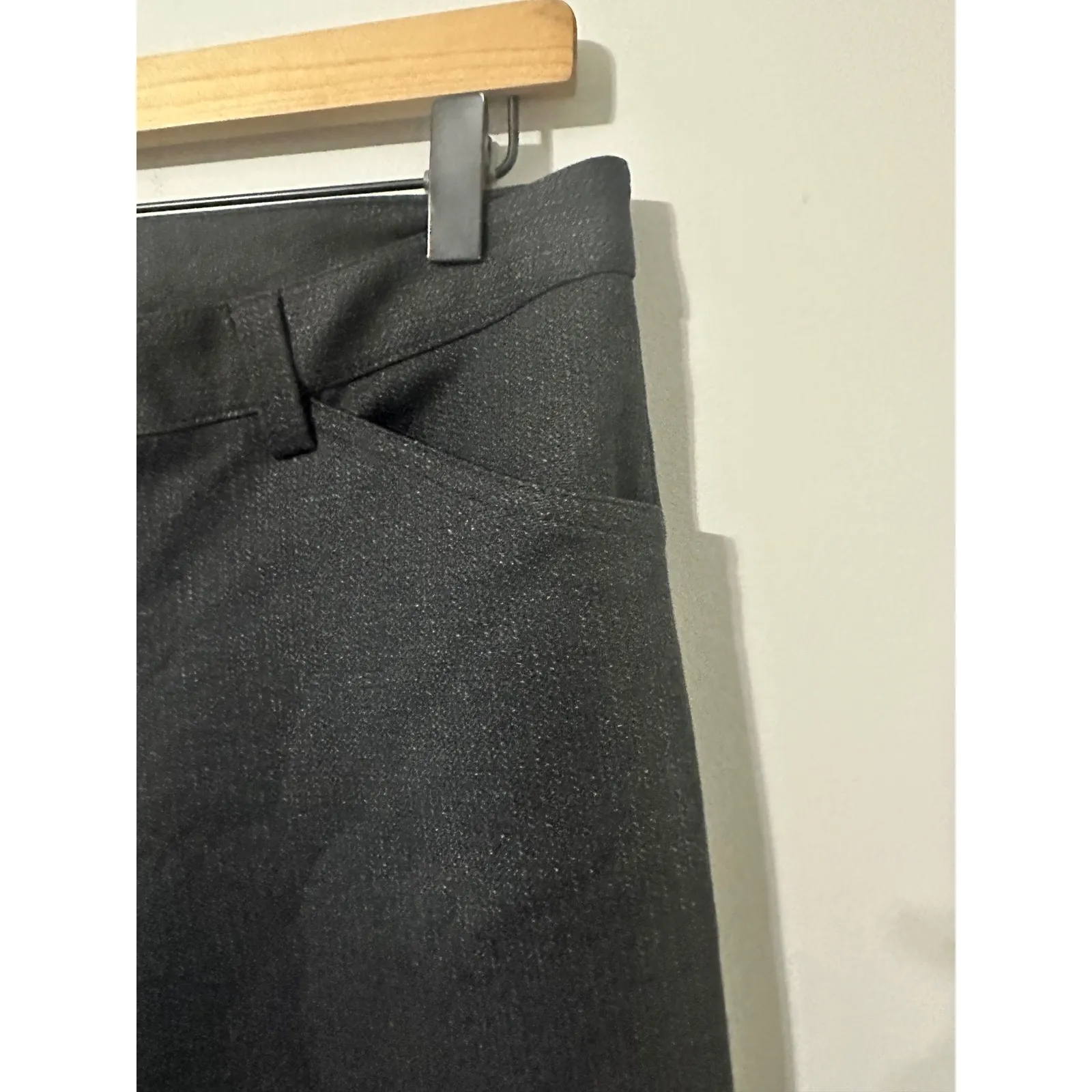 ANDREW MARC Women Black Textured‎ Slim Leg Dress Pants Size 8 - Image 4