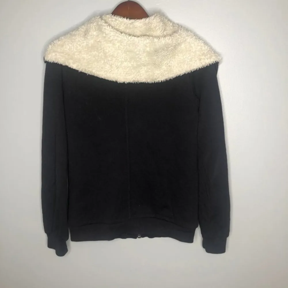 Marc Jacobs black toggle front coat faux shearling toggle button front coat - Image 7