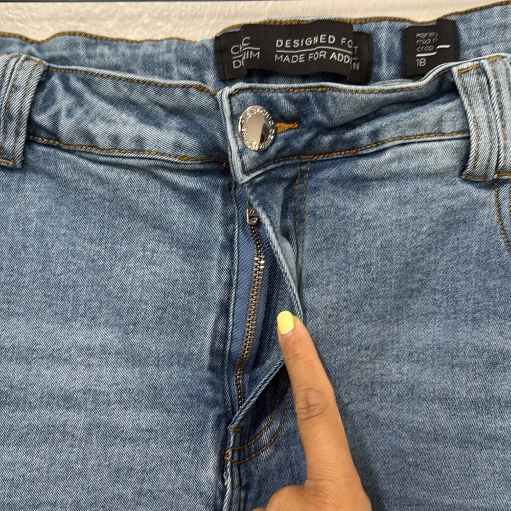 City chic Harper mid rise crop jeans - Image 5