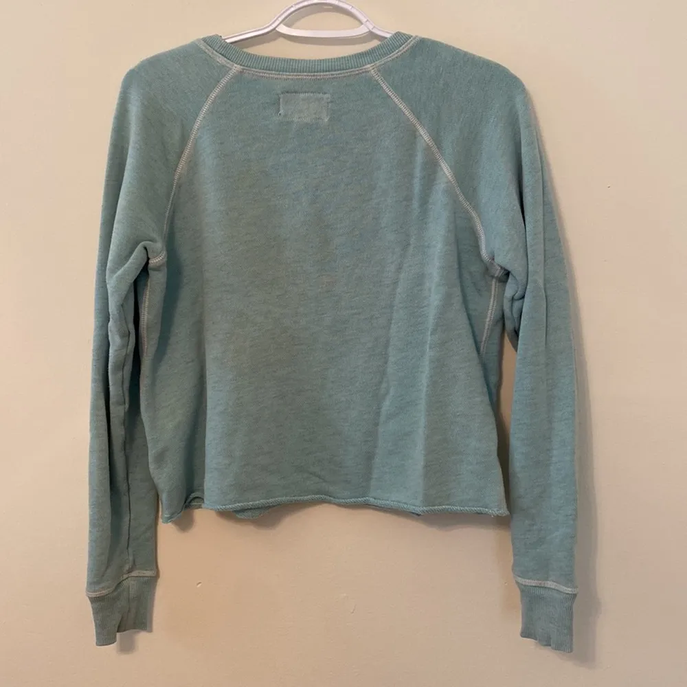 American Eagle Beachy Cropped Blue Sweatshirt - Image 5
