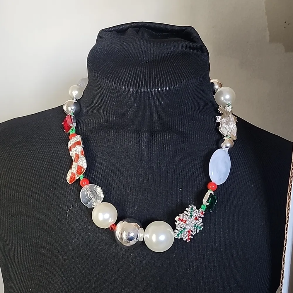 Christmas Holiday Bead Necklace Earrings Set New Red - Image 6