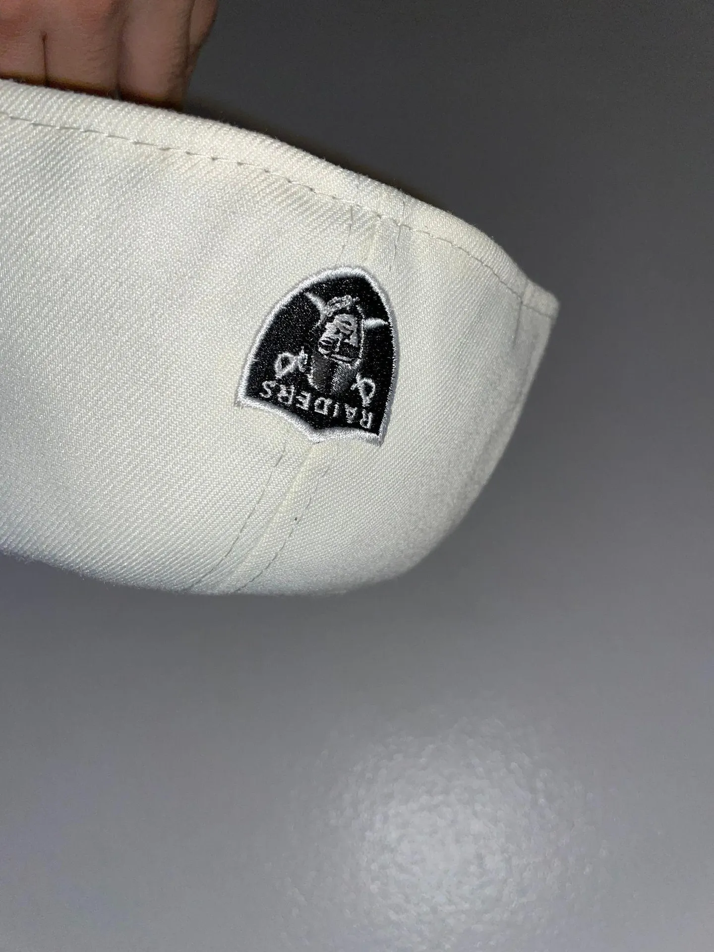 Myfitteds Las Vegas raiders  draft 98 corduroy size 7 1/8 brand  new in store exclusive - Image 3