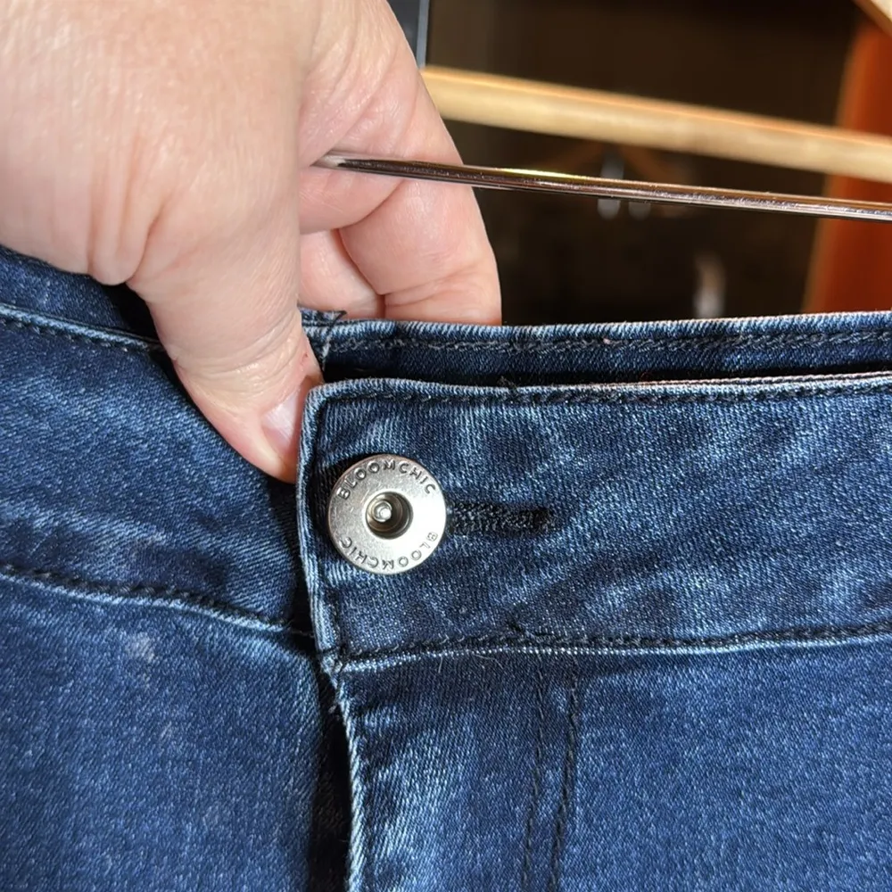 BloomChic High Rise Distressed Blue Cropped Double Raw Hem Jeans Size 18 - Image 3