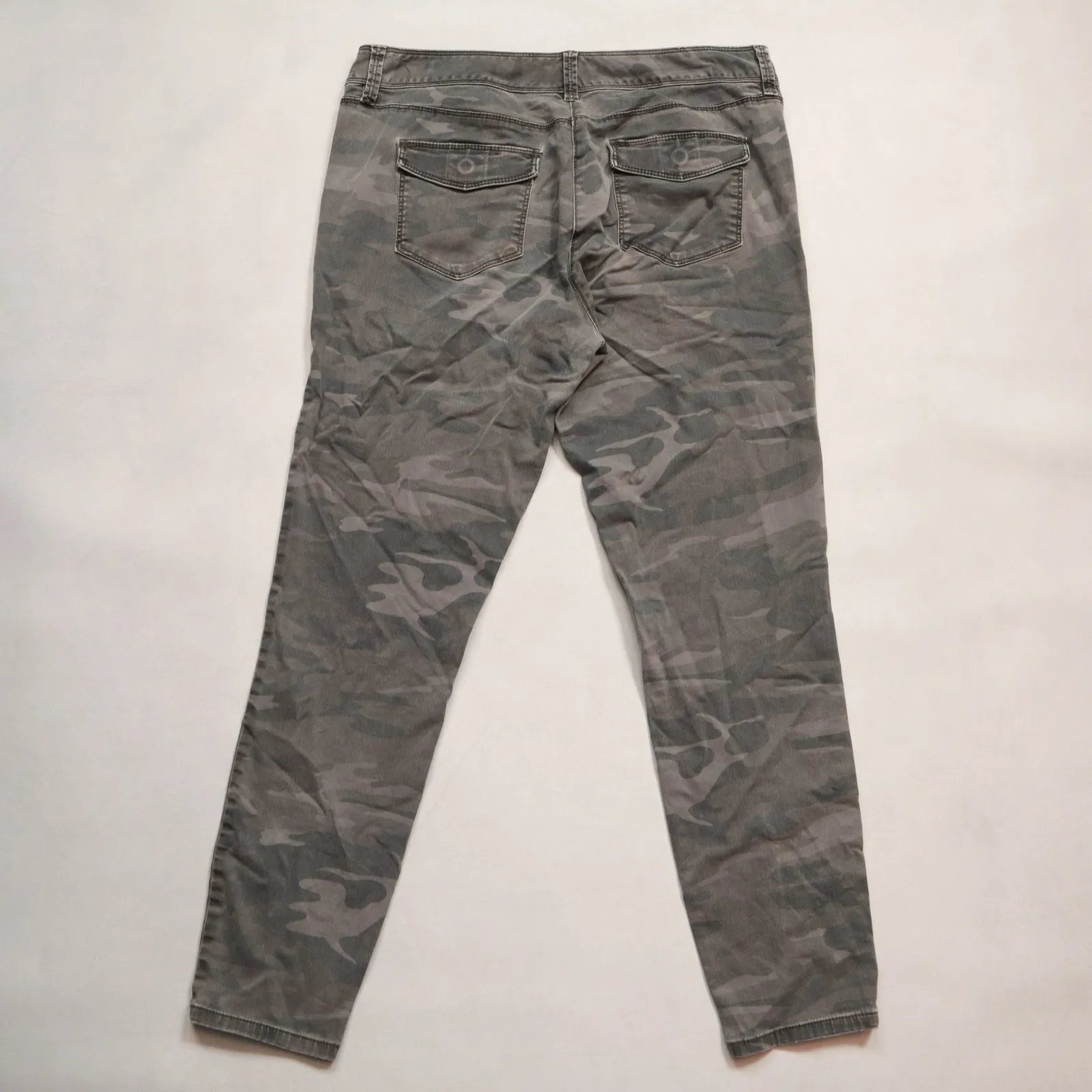 Loft Gray Camo Marisa Skinny Skater Indie Y2K Punk Goth Cotton Ankle Pants 10 - Image 2