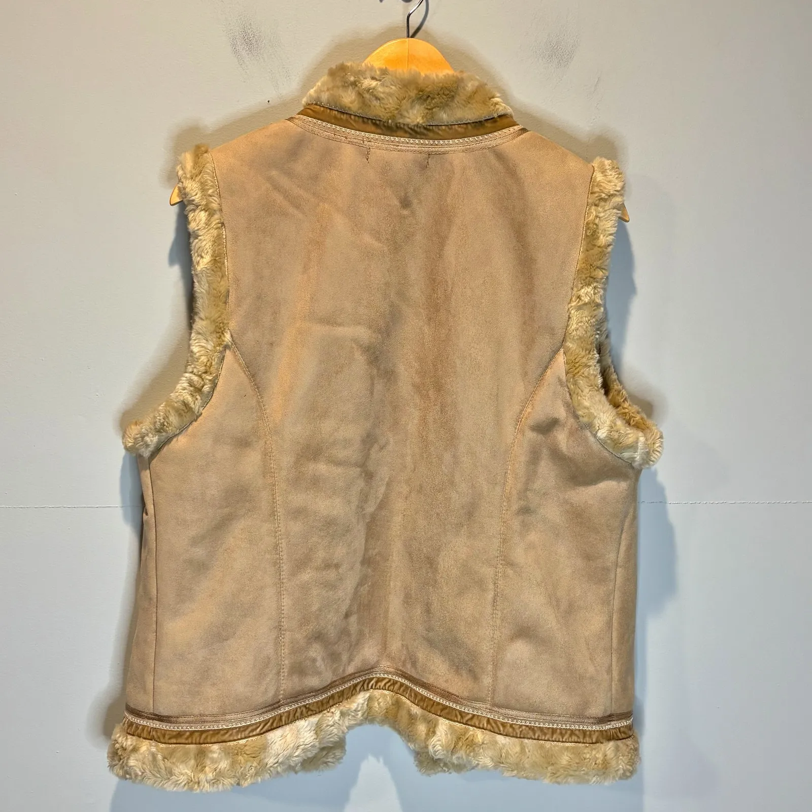 Liz Claiborne Tan Faux Suede Faux Fur Lined Vest - size Large - Image 4