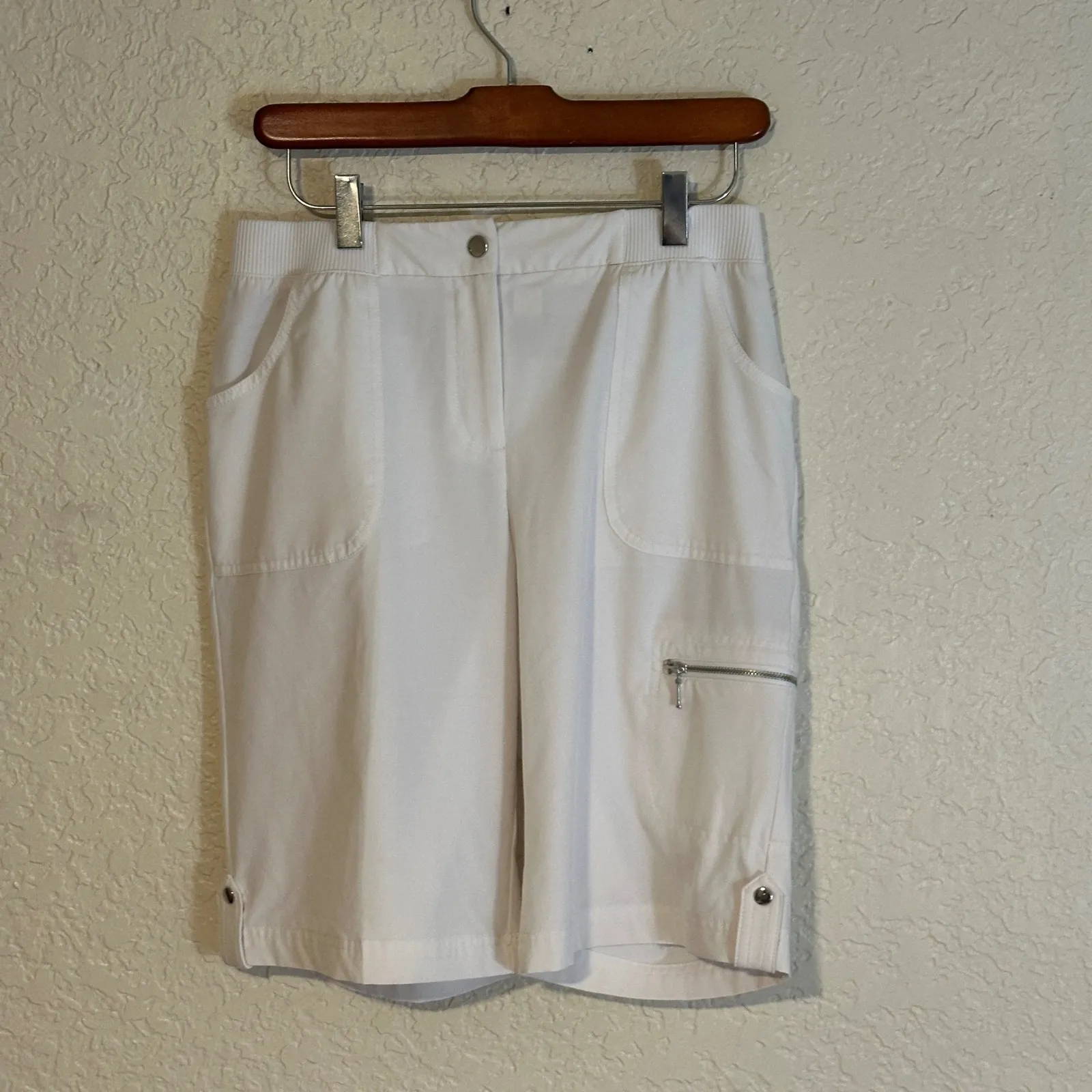 Chicos Zenergy Womens S White Bermuda Shorts Pockets Zipper‎ Stretch Golf Casual - Image 3