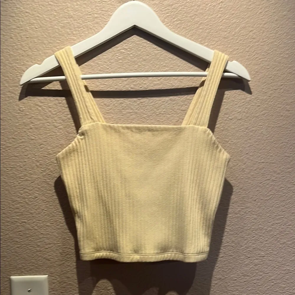 American Eagle Women’s Ribbed Cropped Tank Top Medium pale Butter Yellow - Image 2