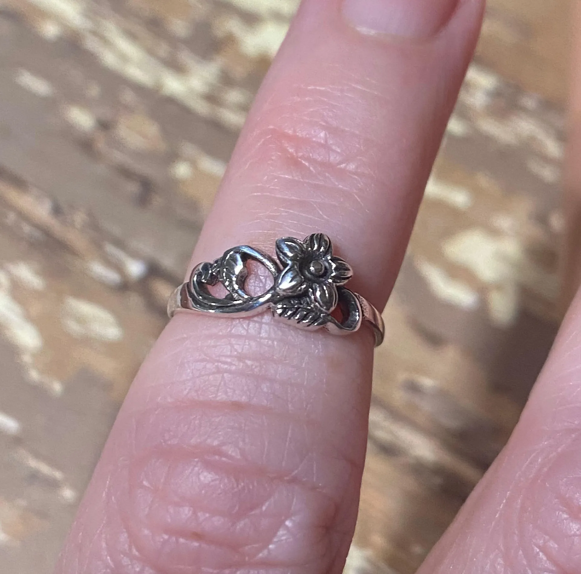 Sterling Silver Flower & Swirl Toe Ring Midi Ring - Image 3