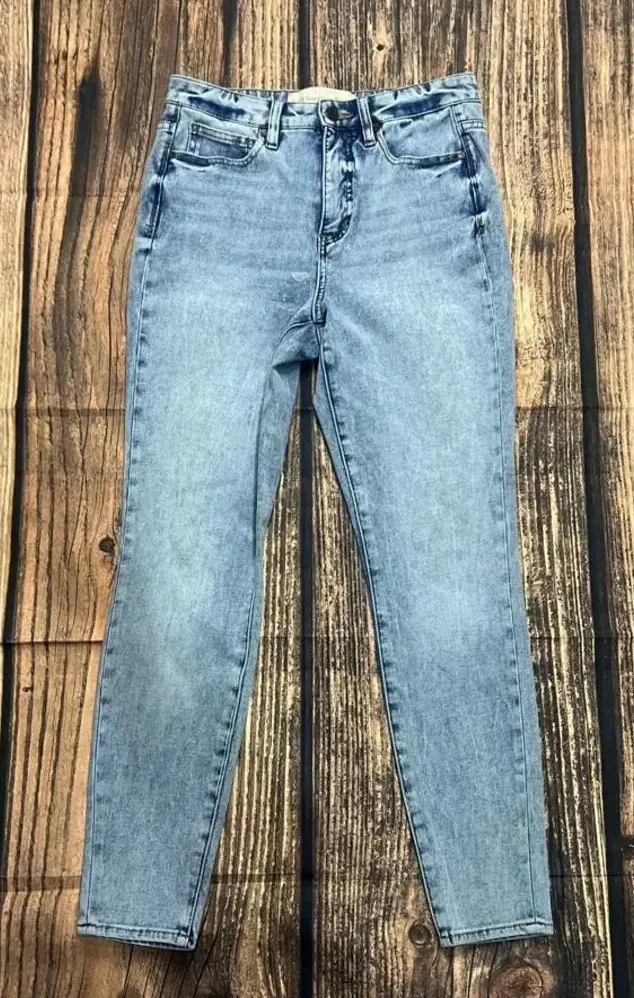 Soft Surroundings Women's Skinny Jeans Size 6 Light Blue Denim - Image 1