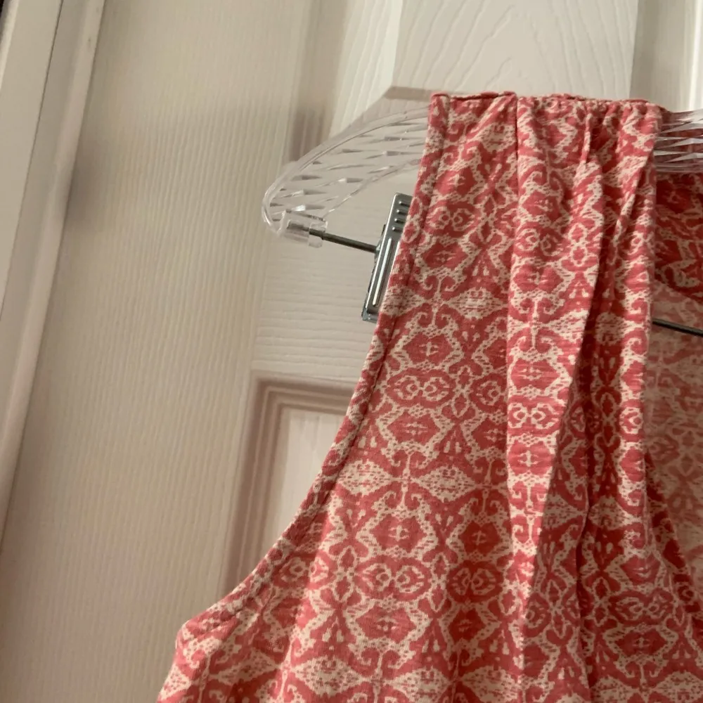 Loft  Coral/Pink Printed Sleeveless Blouse Medium - Image 5