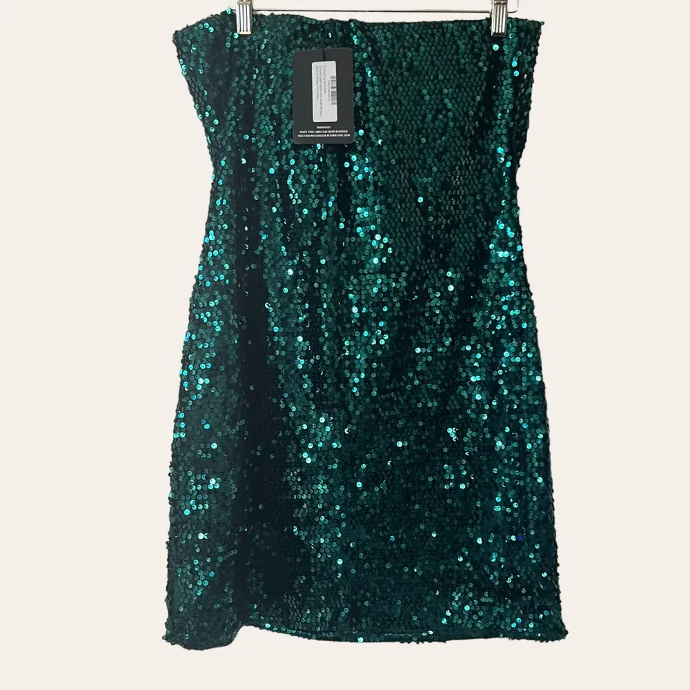 PrettyLittleThing Emerald Green Sequin Bow Bandeau Bodycon Dress 6 - Image 9