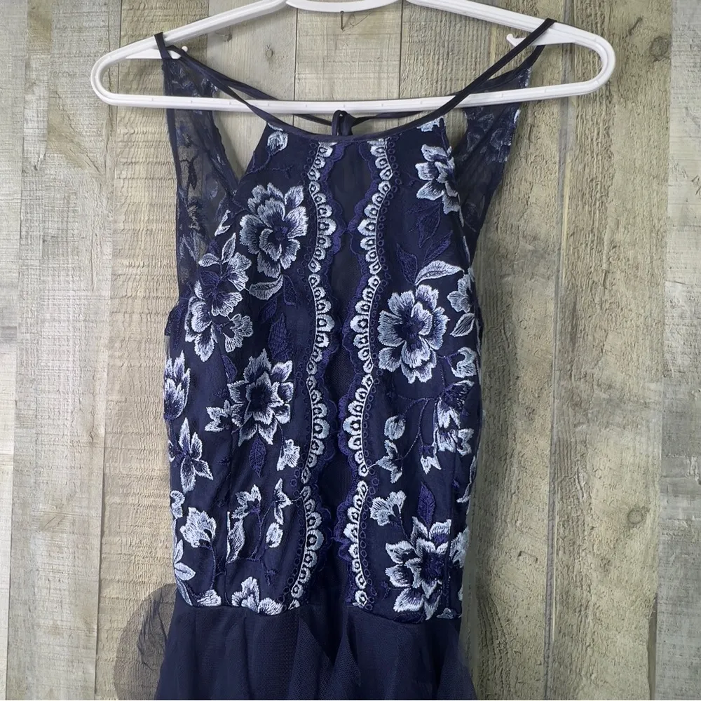 Teeze Me Size 13 Floral Embroidered Layered Tull Belted Halter Neck Evening Gown - Image 6