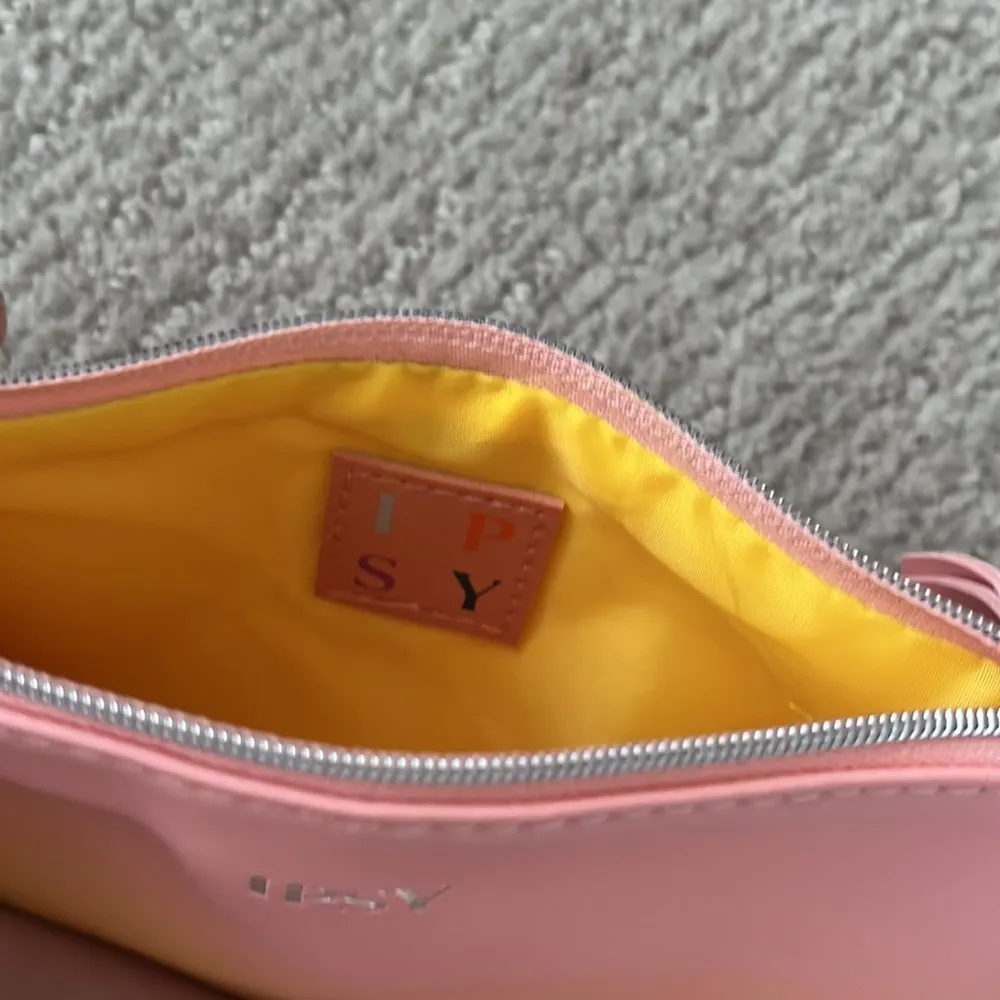 IPSY makeup bag - Image 3