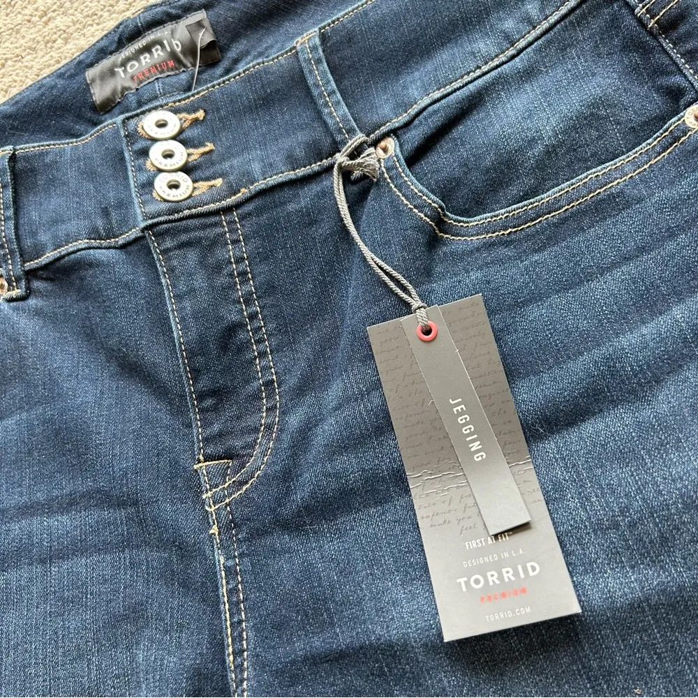 Torrid Premium Jegging with Hem Zip Size 16R - Image 4