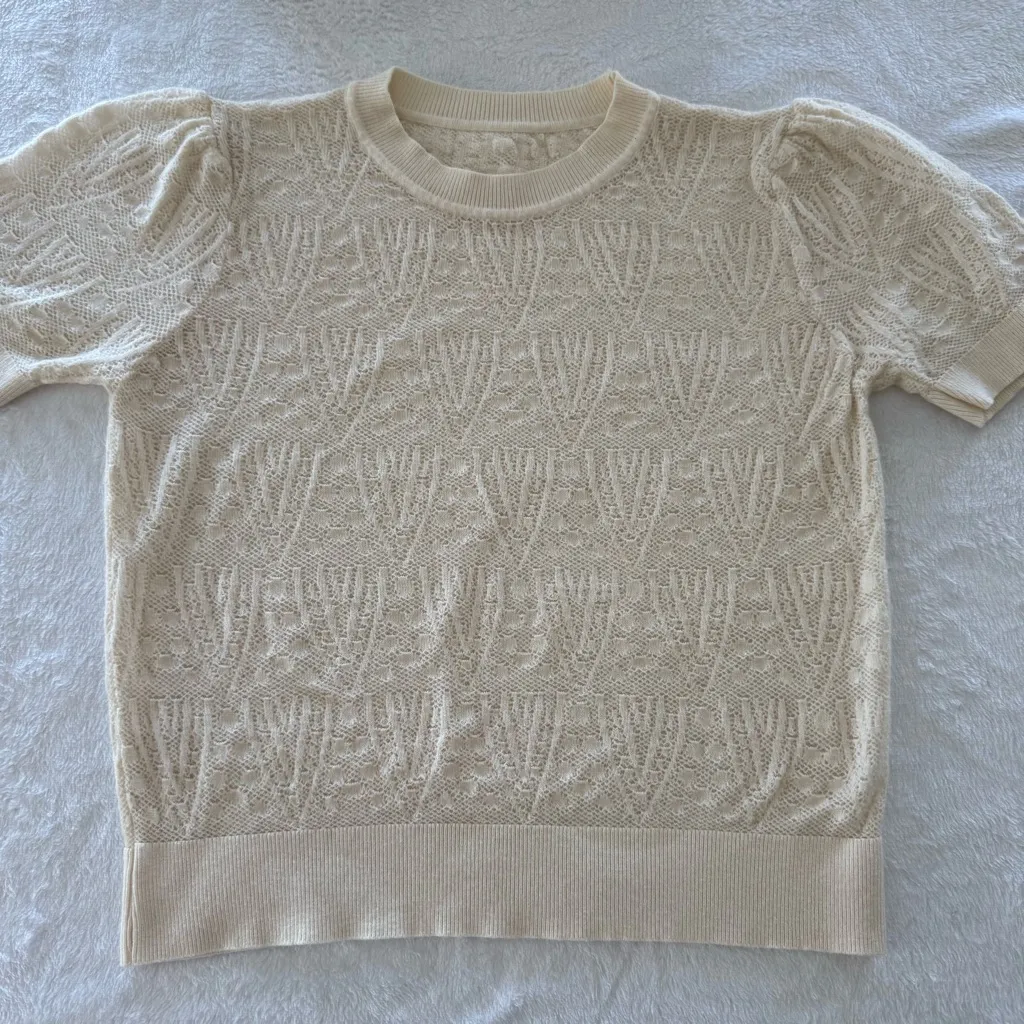 Cream Knit Short Sleeve women’s Sweater size xsmall - Image 6