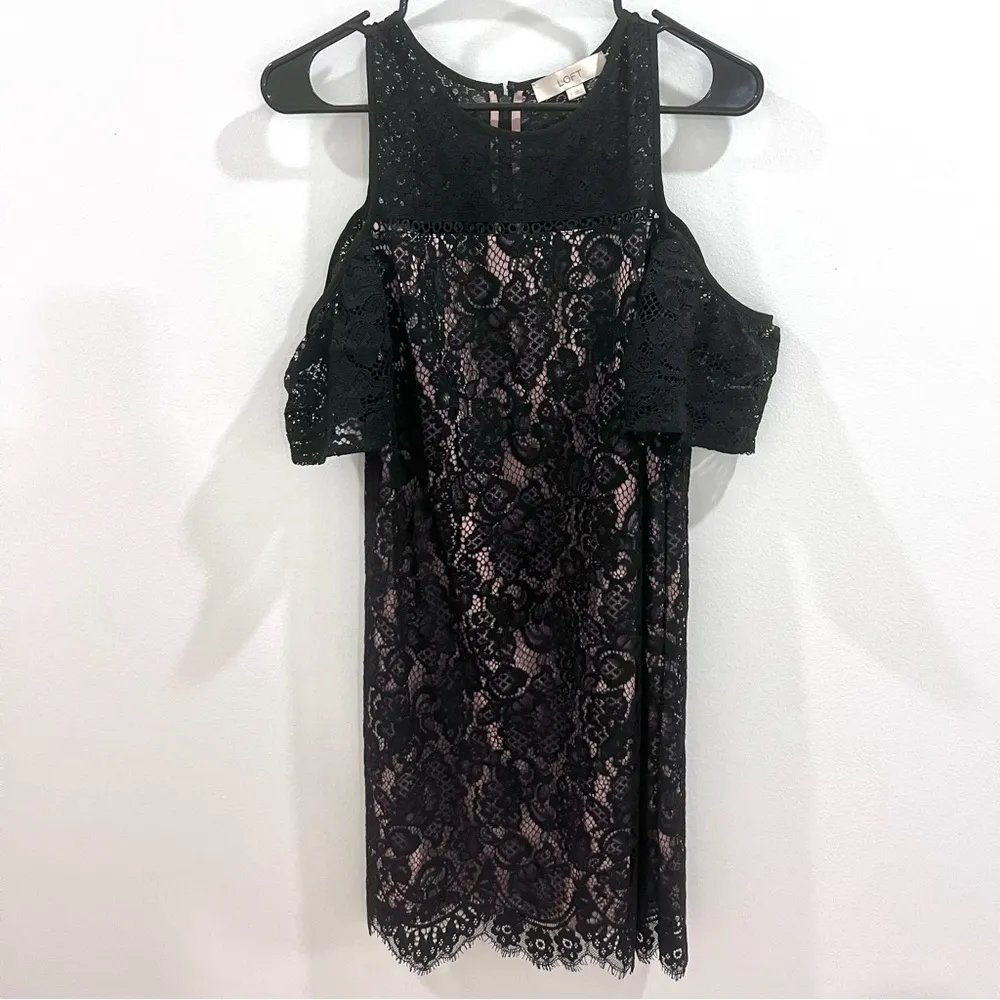Ann Taylor Loft black and nude boudoir lace cold shoulder dress size 2 - Image 4