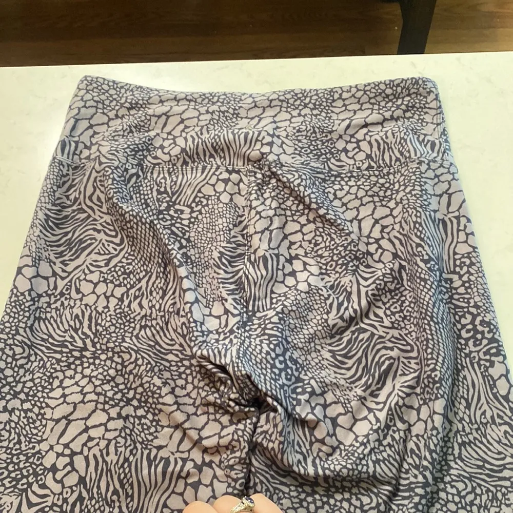 Women's  Purple Design Super Soft Athletic Pants SIZE large - Image 8