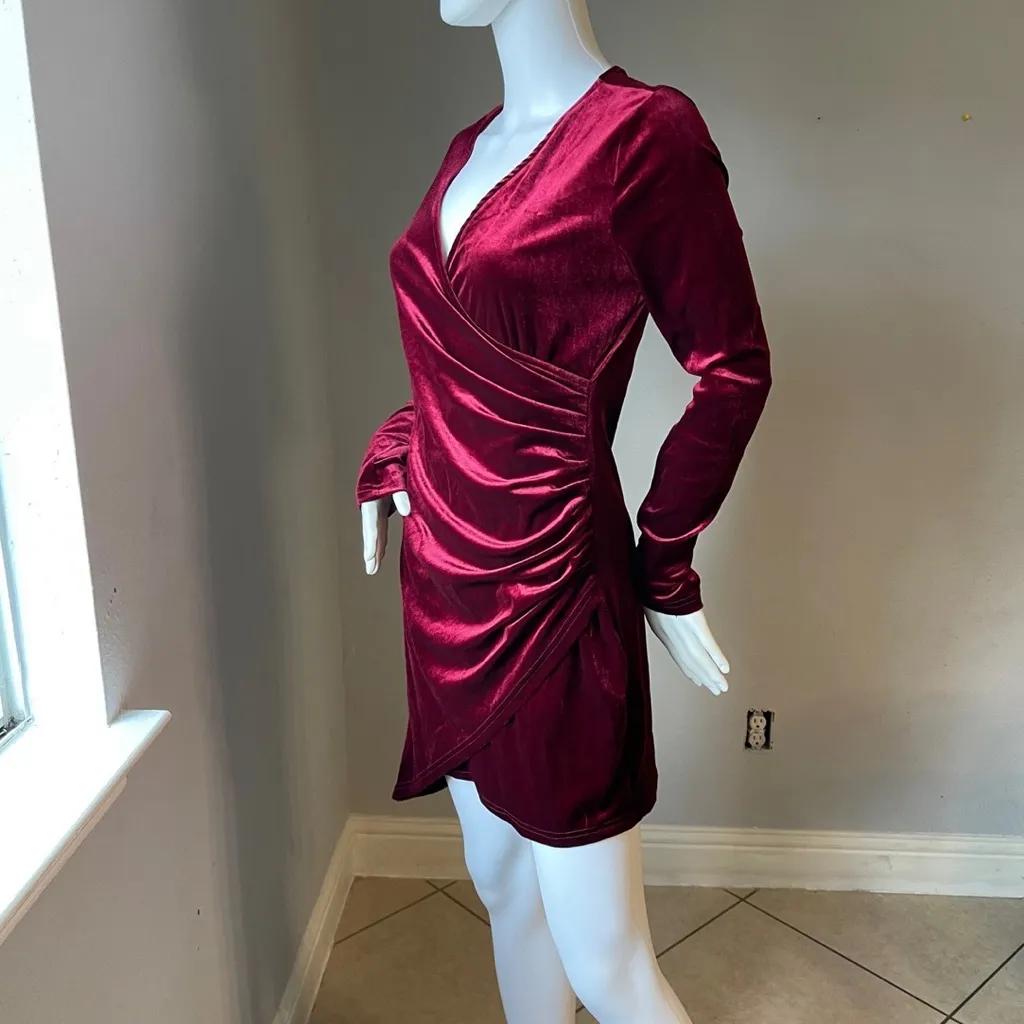 Shein Bae Wrap Front Ruched Detail Velvet Dress
Size Large for size 10 - Image 7