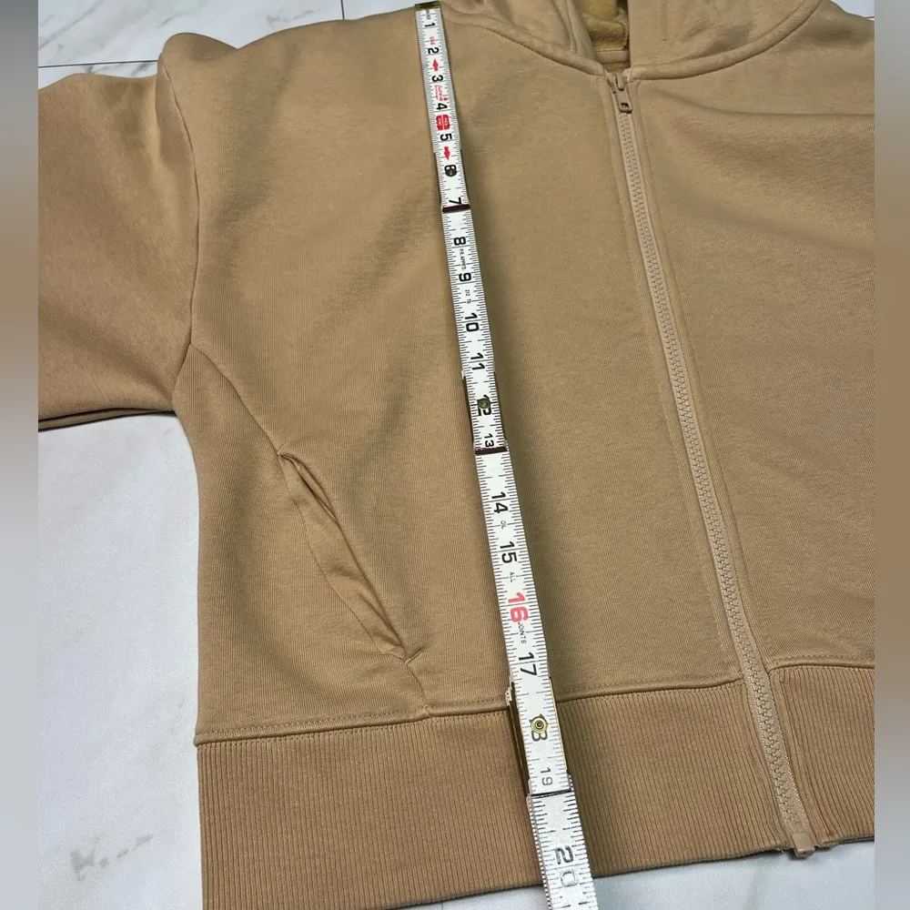Pact Full Zip cropped camel tan hoodie with front pockets size medium - Image 7