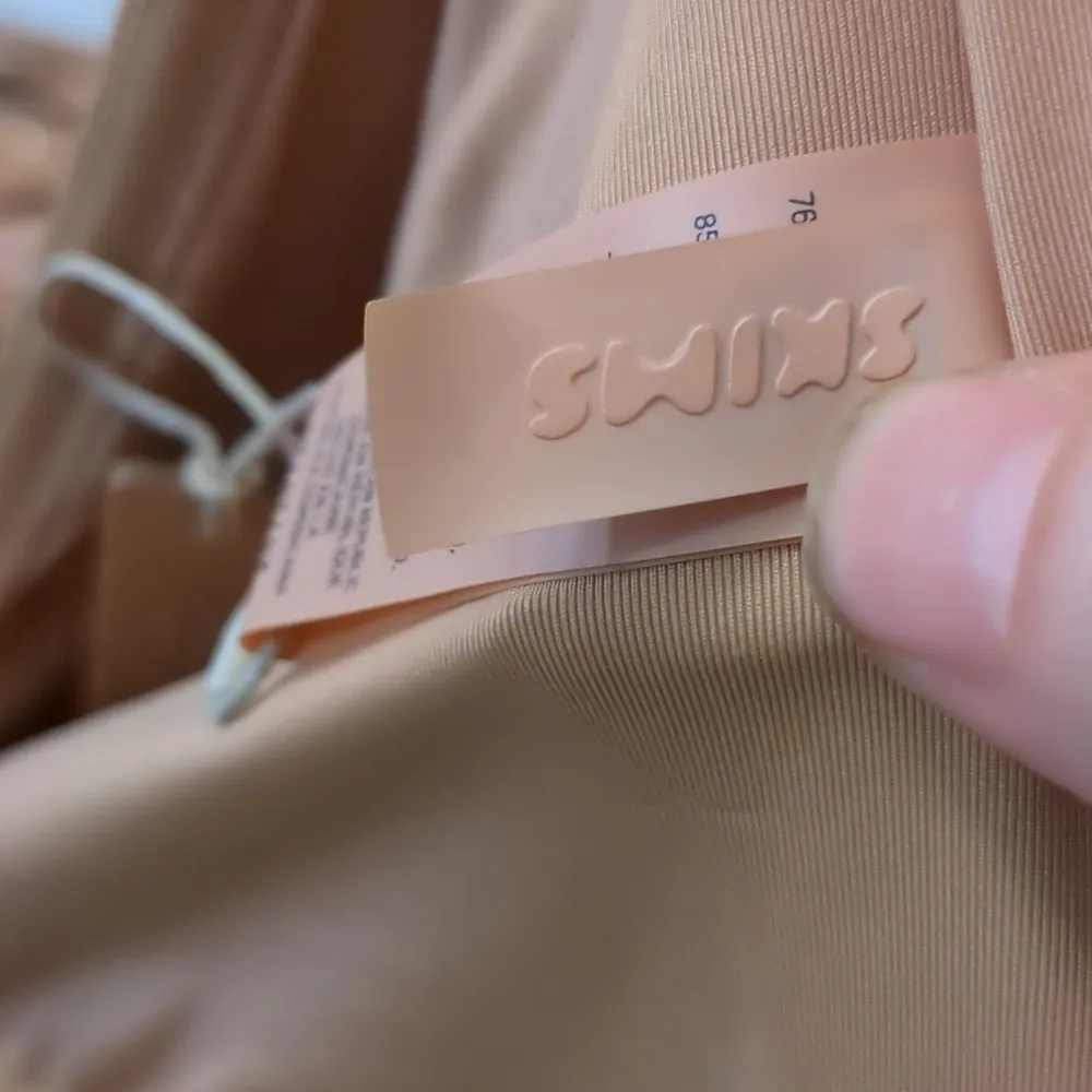 Skims swim rhinestone bandeau bikini top size 4x - Image 6