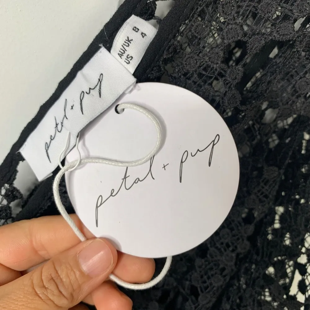 Petal + Pup‎ Lace puff sleeves Deep V-Neck Party Cocktail mini Dress Black US 4 - Image 6