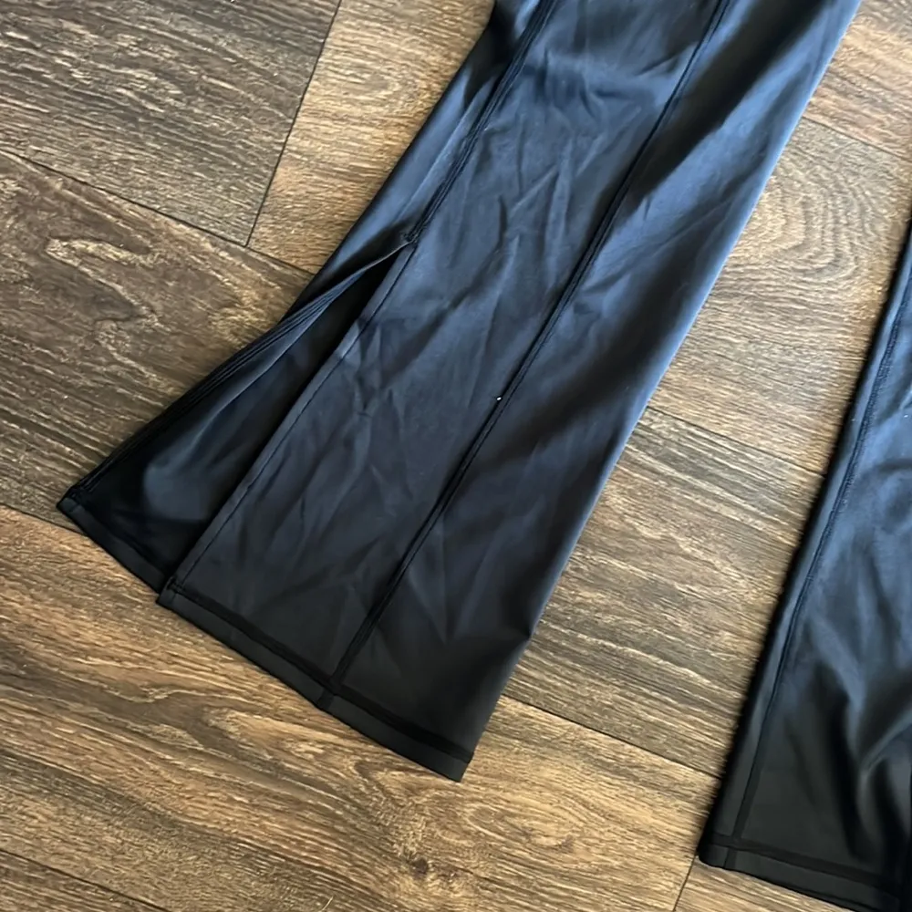 Frankie’s Zippy Flare Legging - Image 3