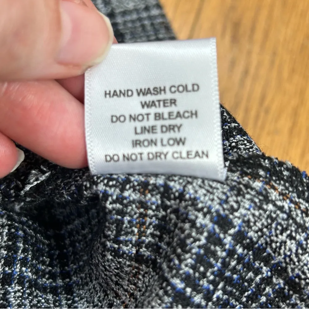 HYFE | Plaid Checked Sleeveless Button Front Vest Size S Gray - Image 6