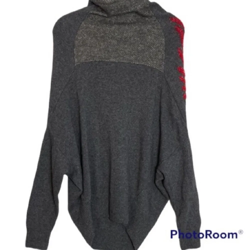 Brand Unique Cashmere Blend Grey With Red Phoenix Rising Size Small - Image 2