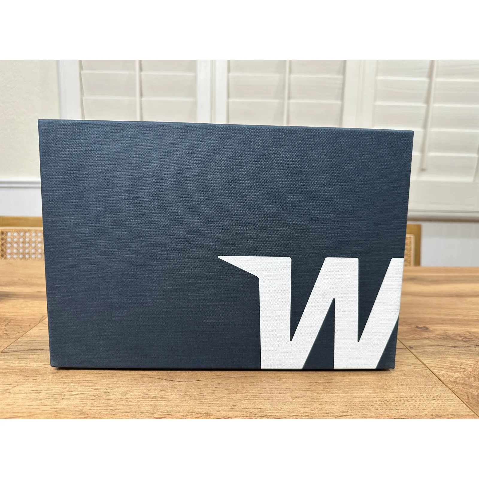 Wolf and Shepherd Women's Cruise Ace Slip - Image 15