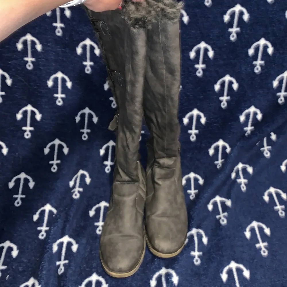 Just Fab Lenka Wide grey faux fur faux leather buckle knee high boots - Image 6