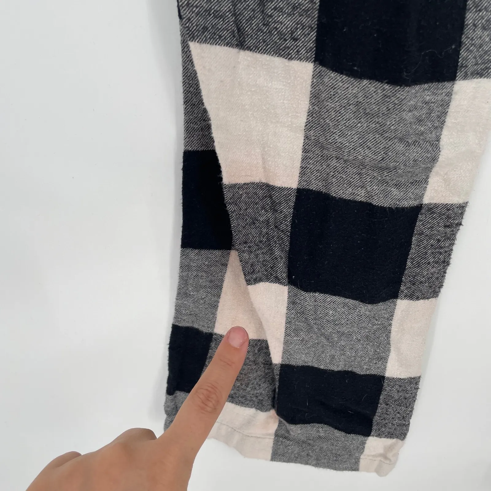 Old Navy Flannel Pajama Pants Black White Buffalo Plaid Lounge Sleepwear Size M - Image 8