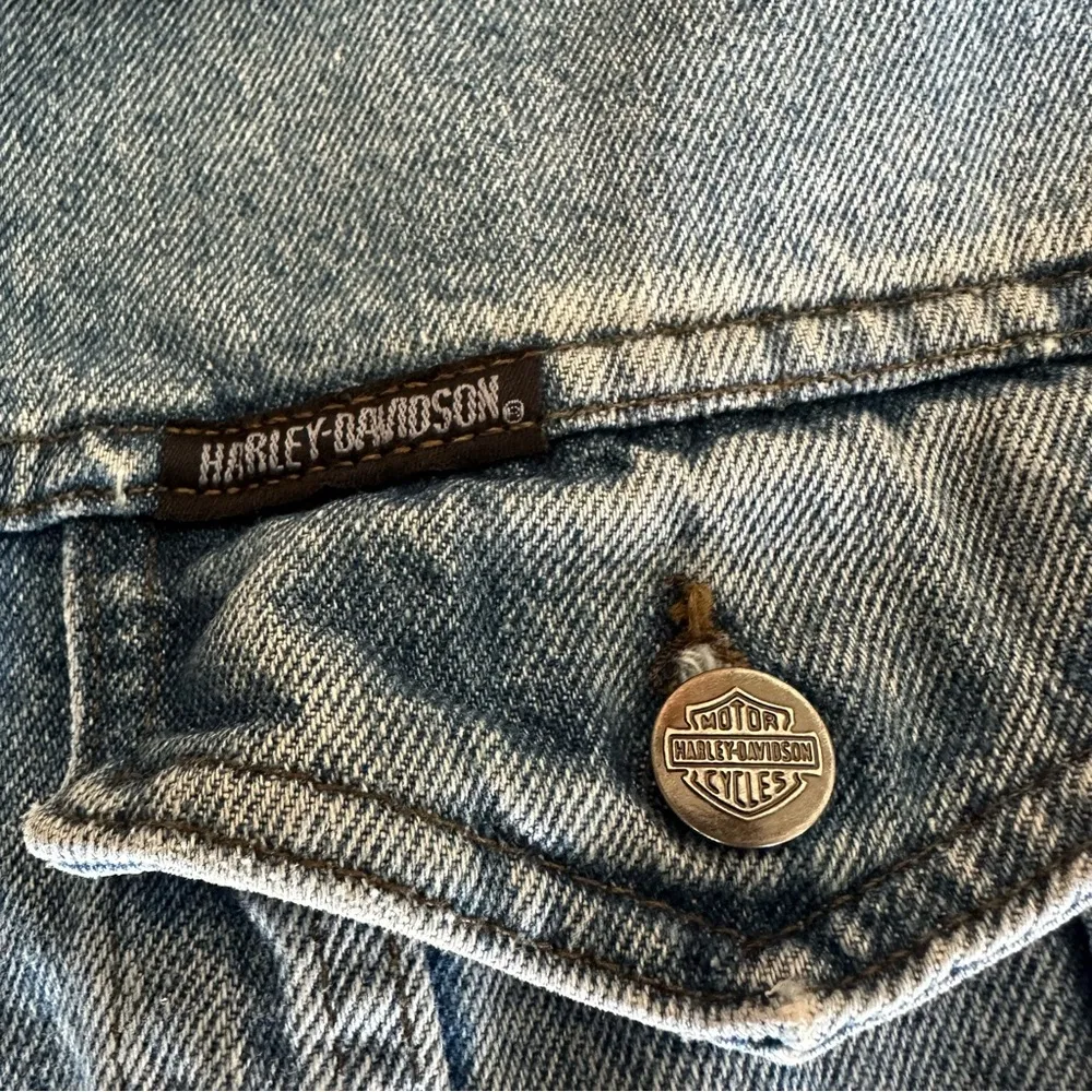 Vintage Harley-Davidson Motorcycles Denim Jacket Collectible Retro Memorabilia - Image 5