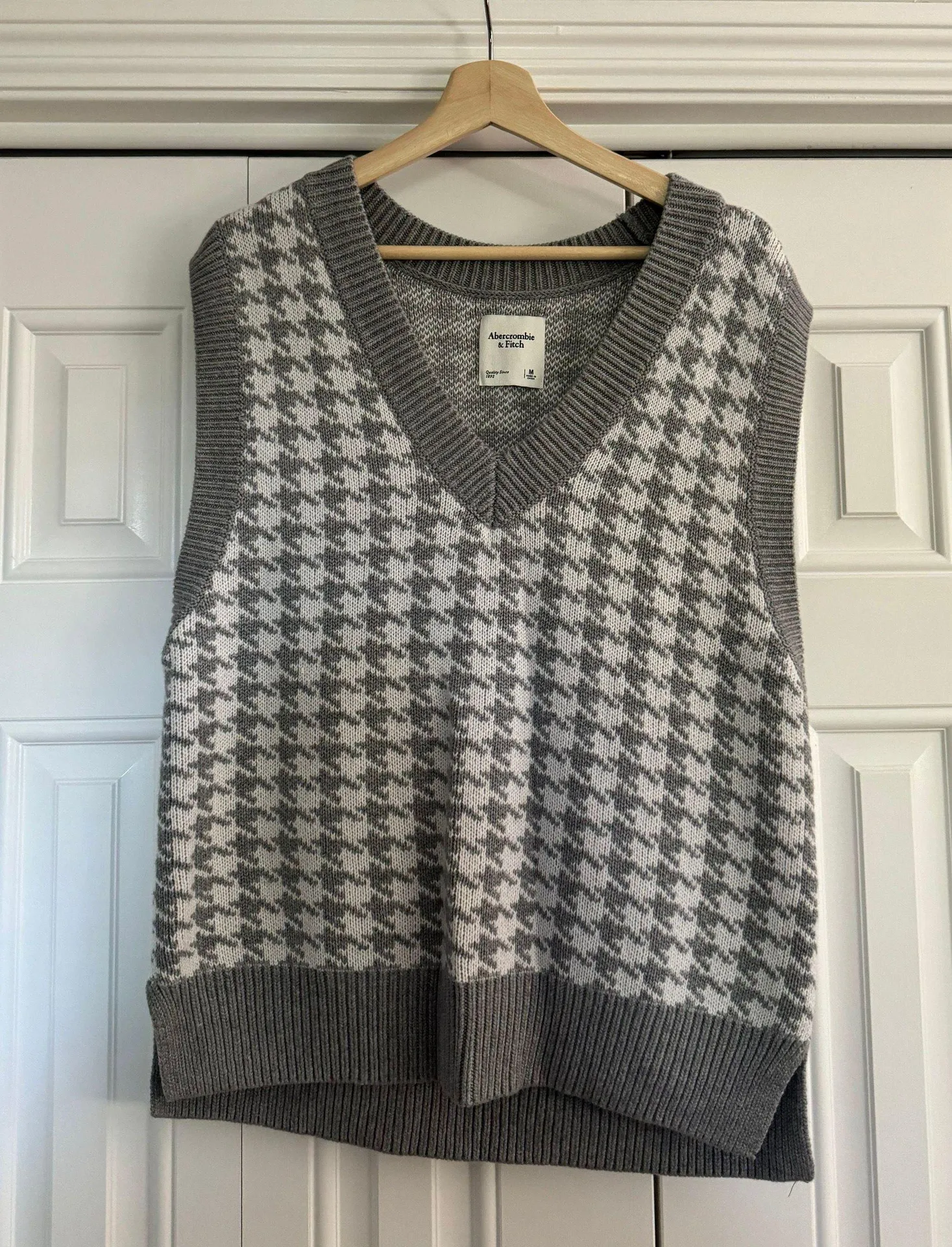 Abercrombie Sweater Vest - Image 2