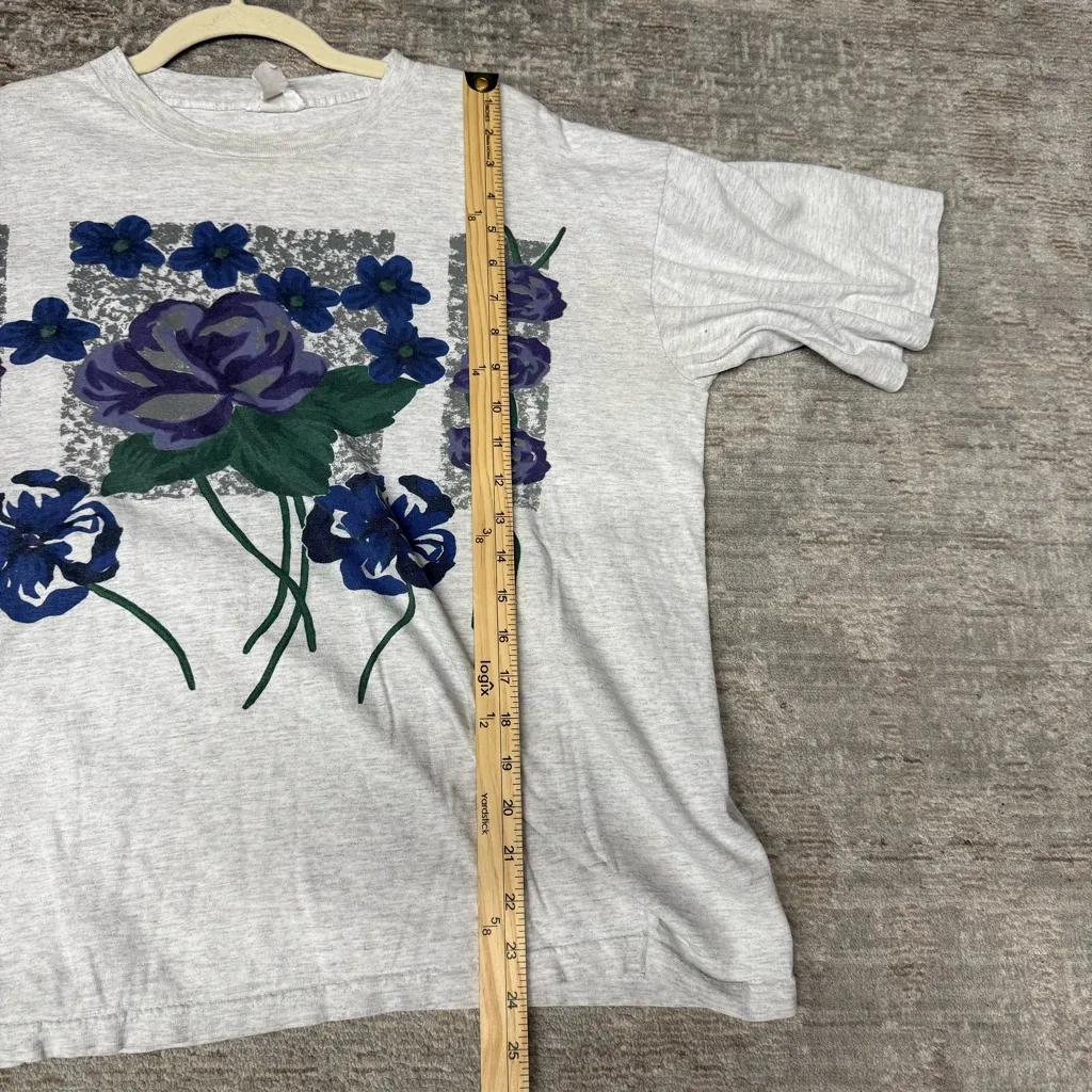 L.A. Sport Vintage 90s Floral Grannycore Graphic T - Image 9