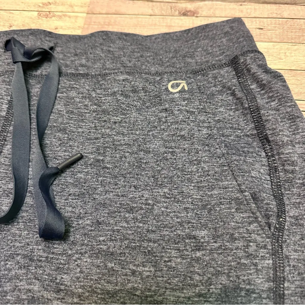 GAP Fit Women’s joggers pants  Activewear Size S - Image 5